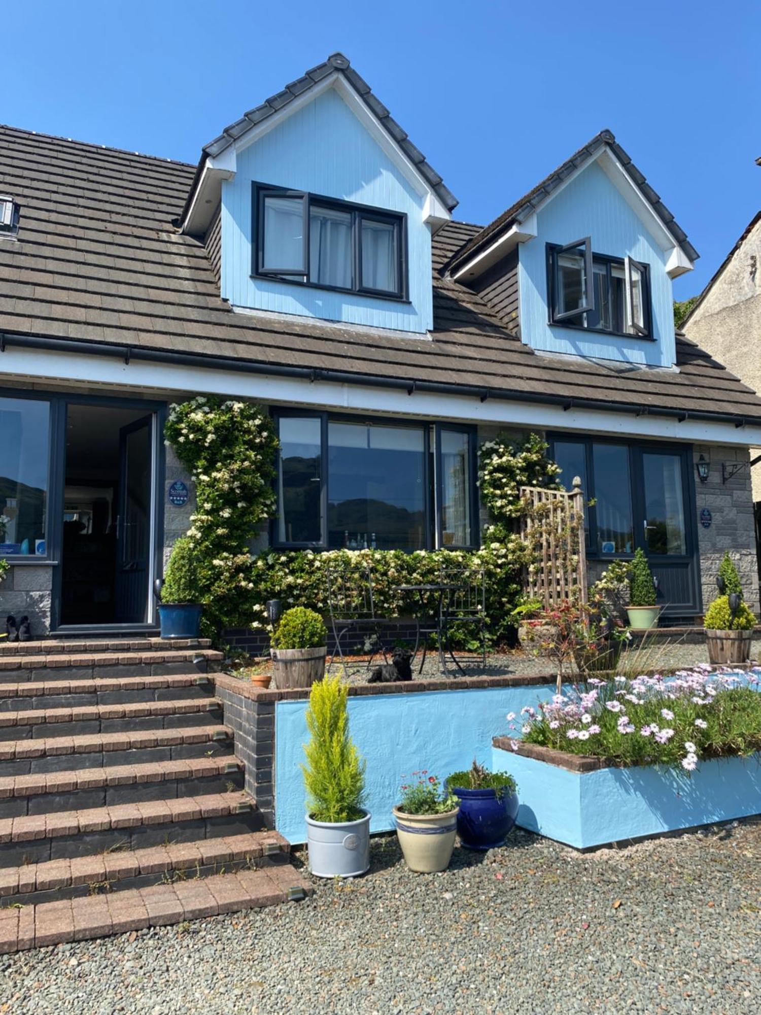 Rowan House & A Self Catering Apartment *