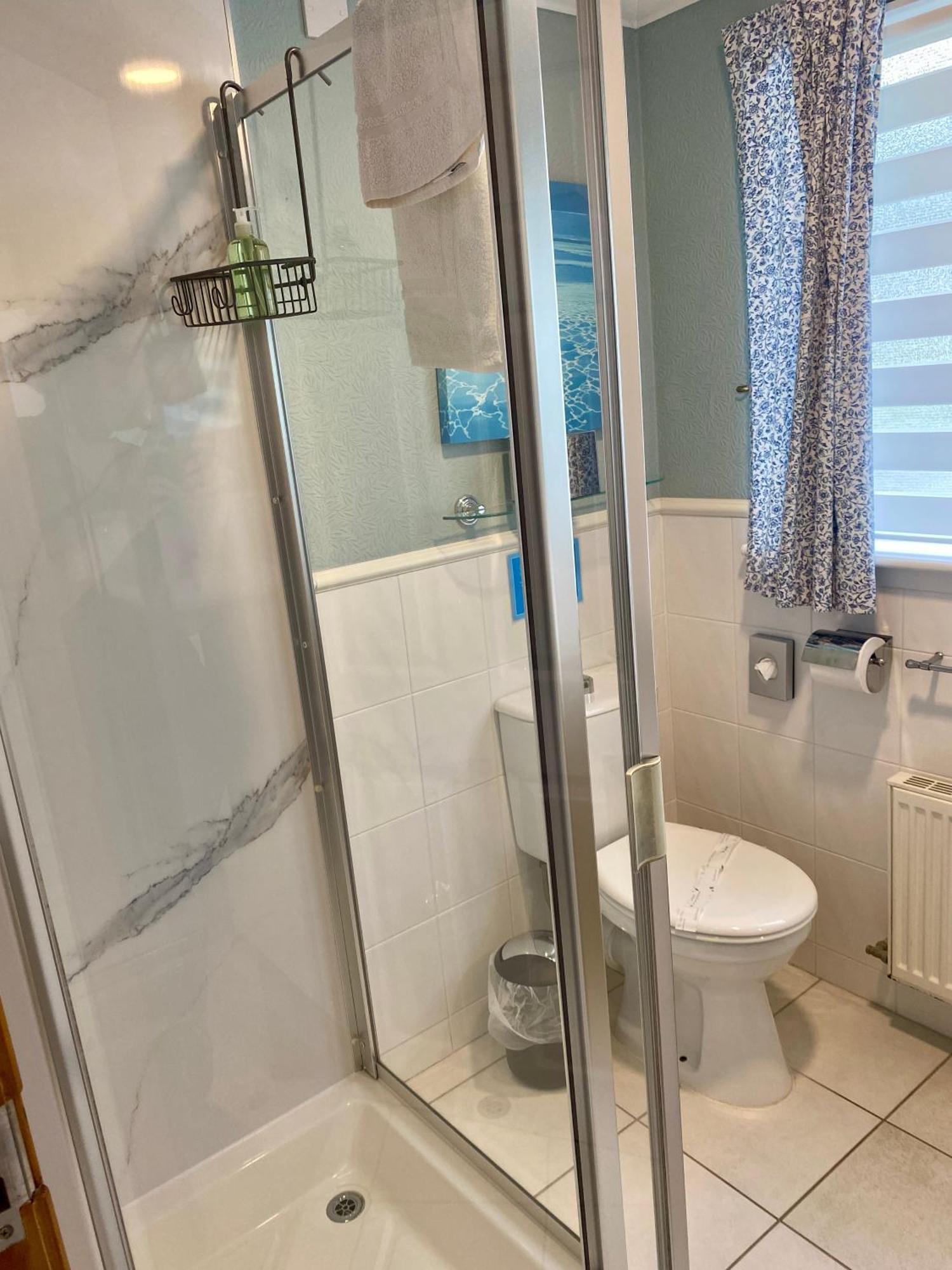 Rowan House & A Self Catering Apartment *